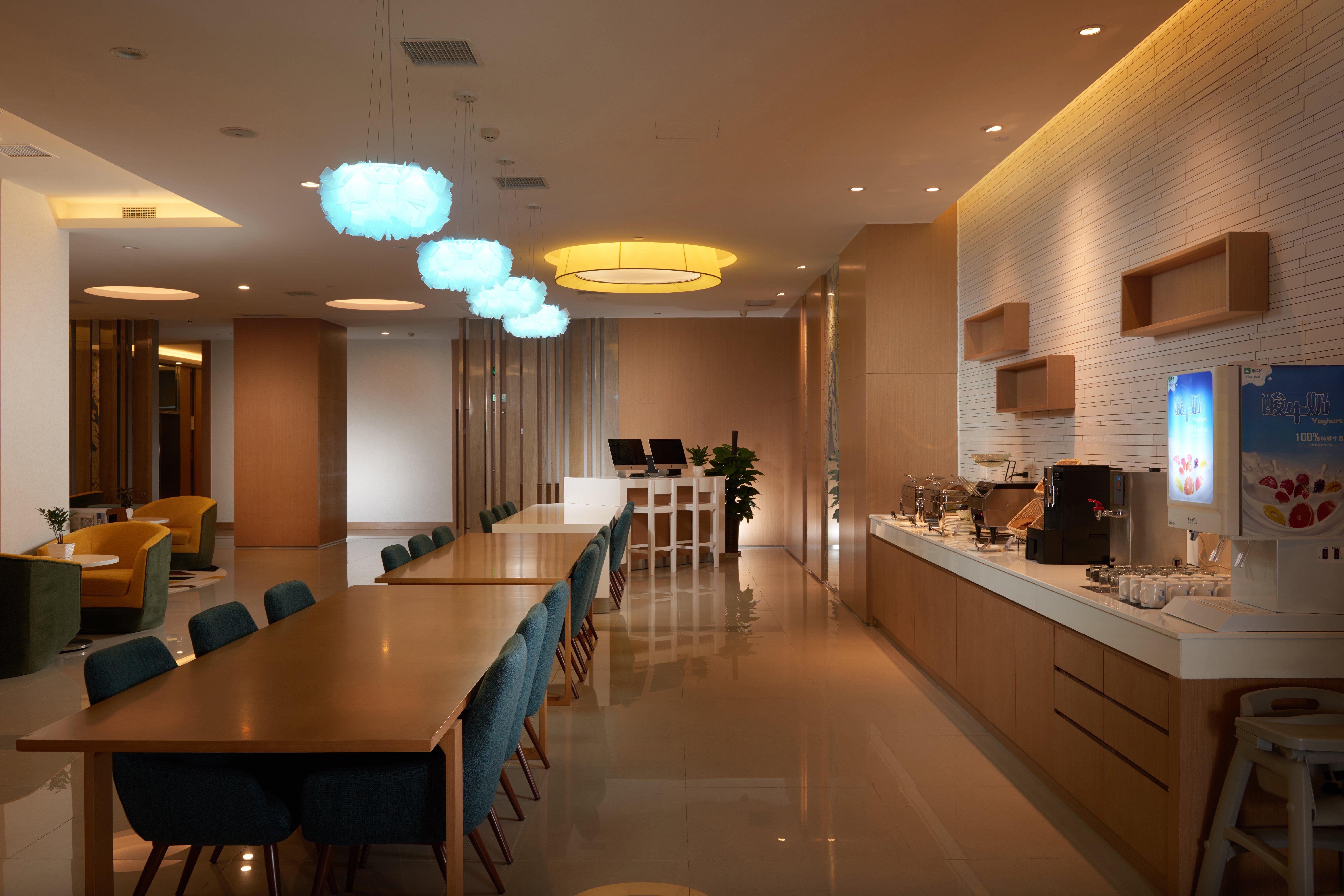 Holiday Inn Express Luoyang Yichuan By Ihg エクステリア 写真