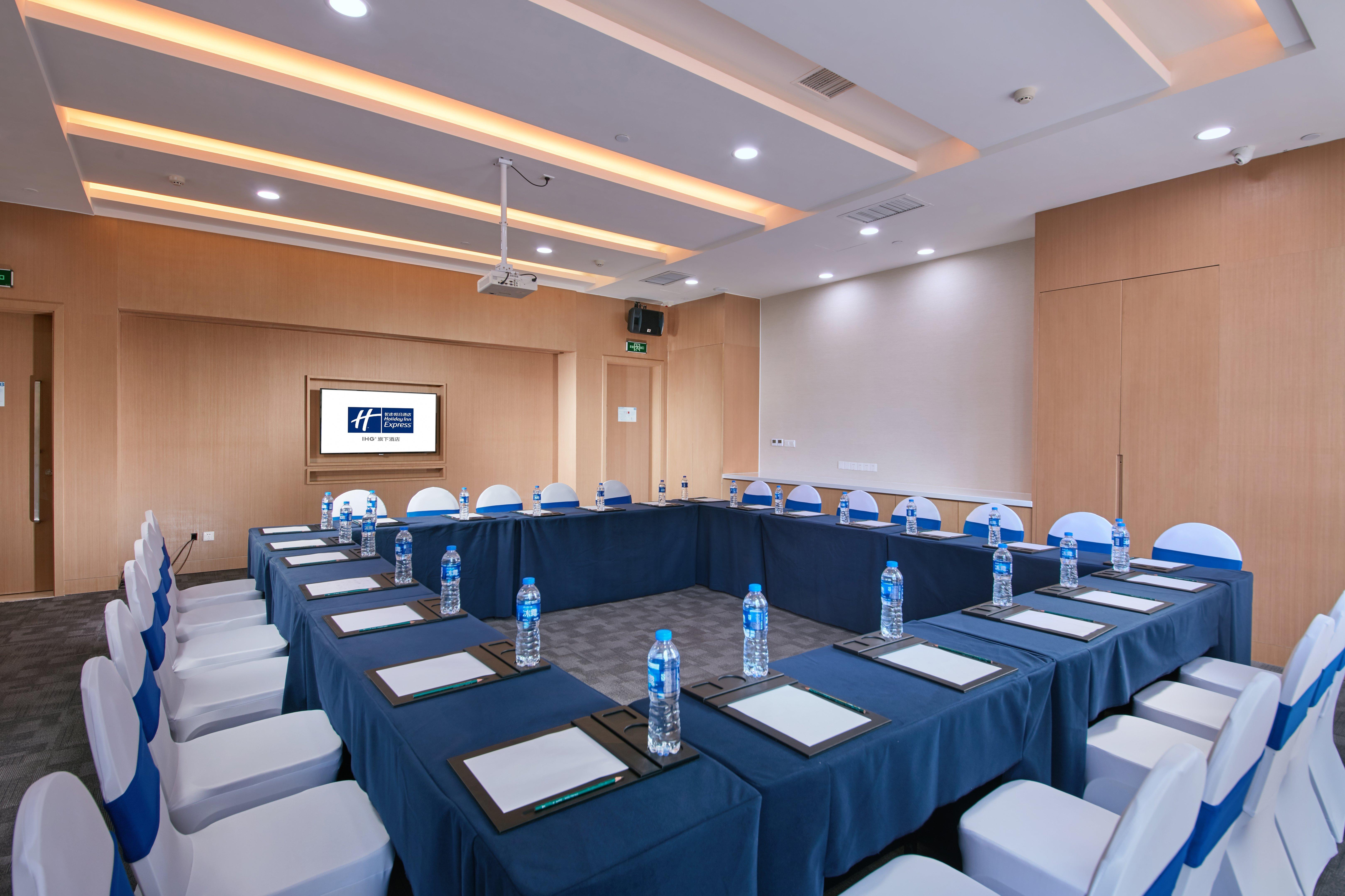 Holiday Inn Express Luoyang Yichuan By Ihg エクステリア 写真