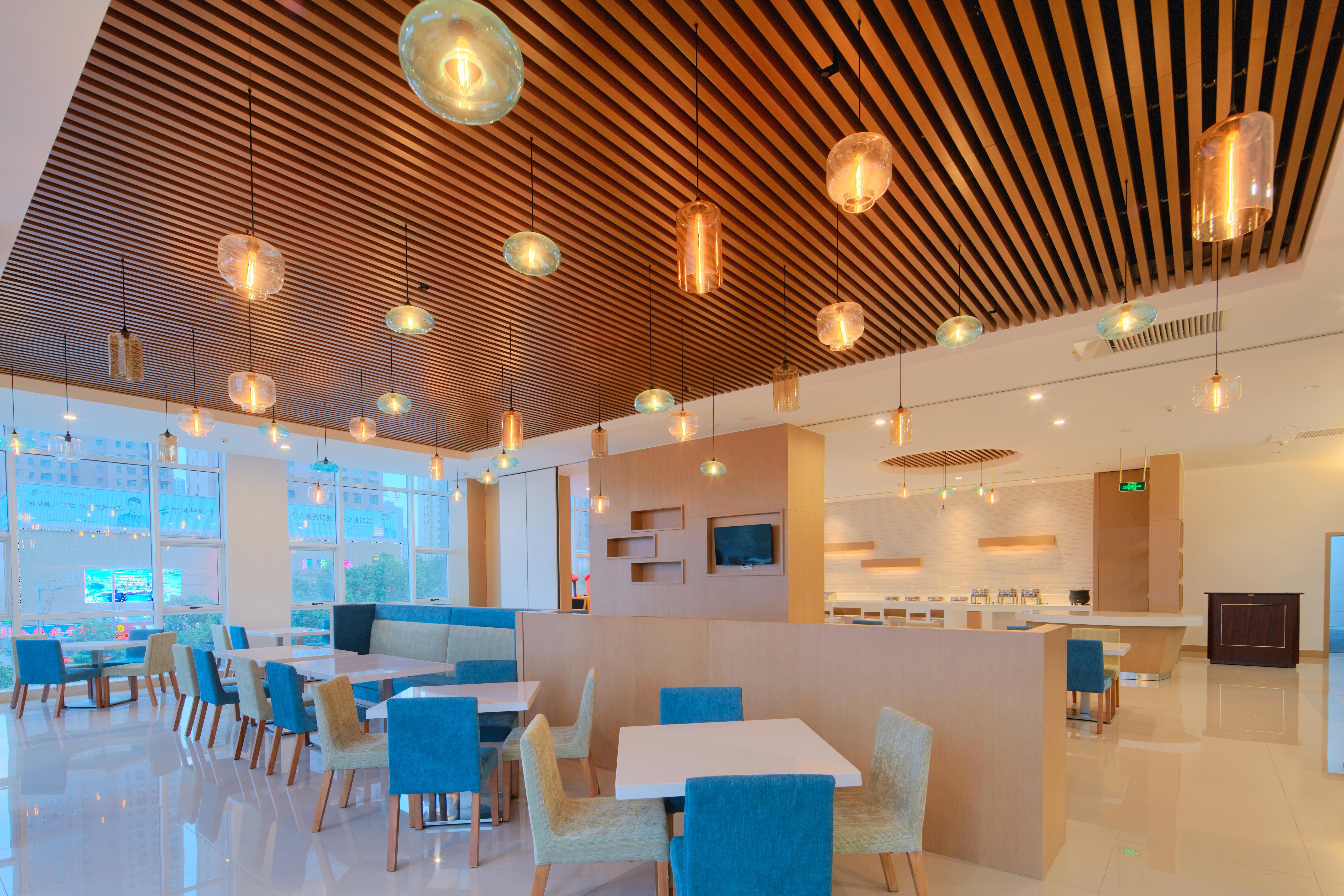 Holiday Inn Express Luoyang Yichuan By Ihg エクステリア 写真