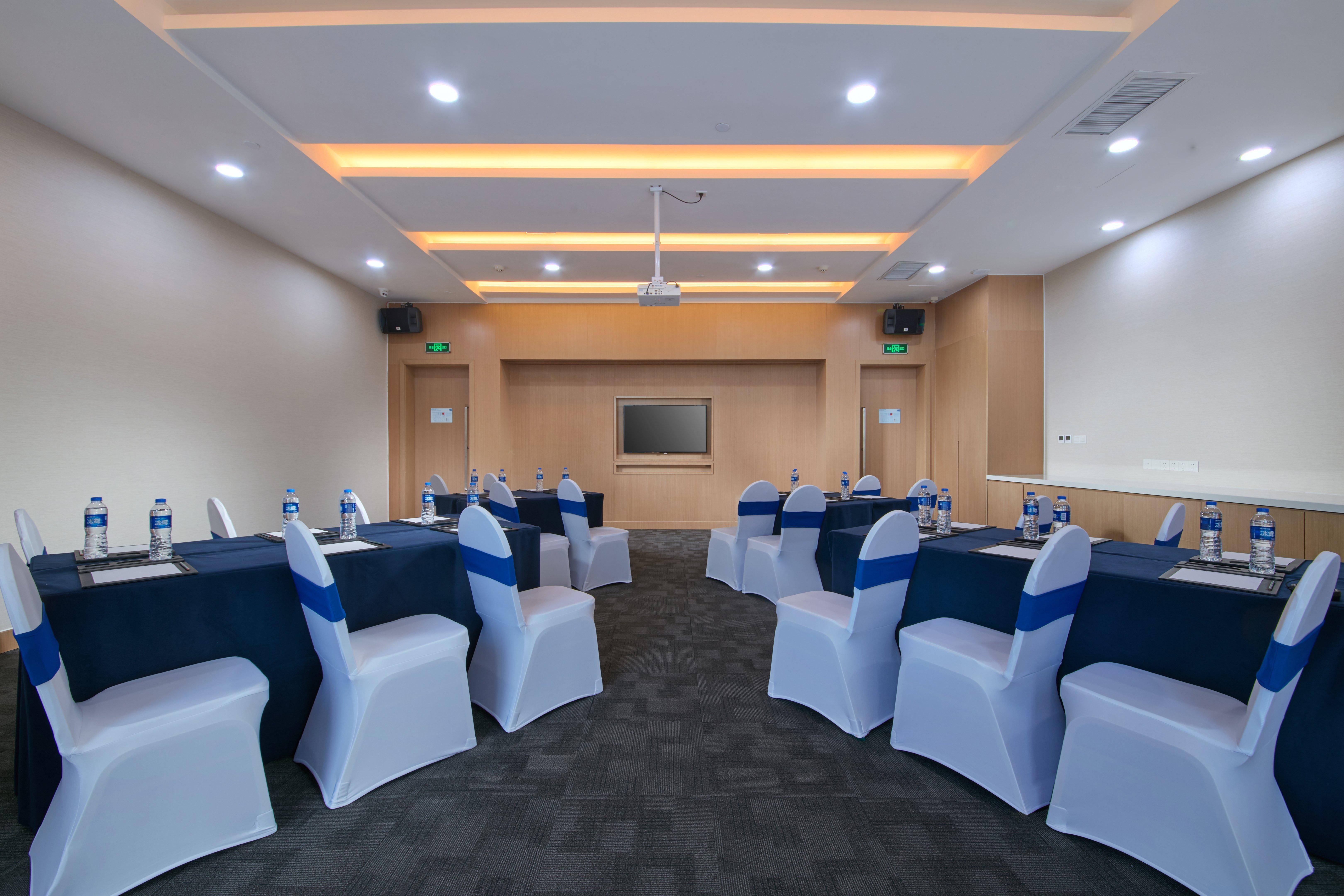 Holiday Inn Express Luoyang Yichuan By Ihg エクステリア 写真